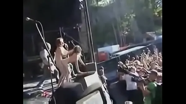 HD Couple fuck on stage during a concert συνολικός σωλήνας