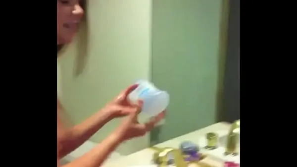 高清Girl shaving her friend's pussy for the first time总管