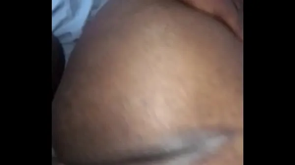 HD hitting it from the back and starts creaming on the dick skupaj Tube