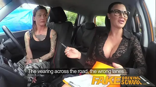 HD Fake Driving School Sexy strap on fun for new busty driver totalt rör