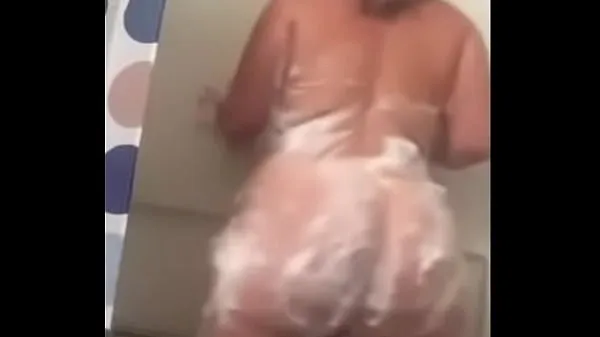 HD Sabella clapping fat ass in the shower total Tube