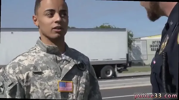 HD La policía afeita el pelo de los chicos película gay Stolen Valor tubo total