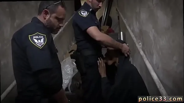 HD Cop tales gay porn and male cops masturbating sexy Suspect on the إجمالي الأنبوب