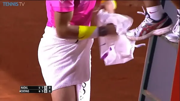 एचडी Rafael Nadal Changes Shorts on Court कुल ट्यूब