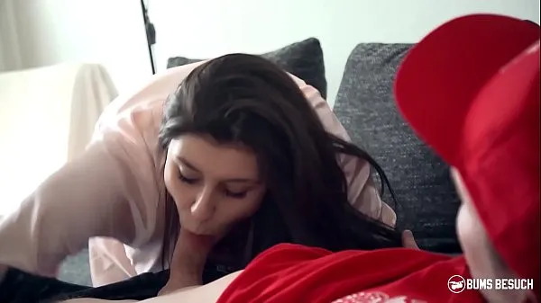 HD BUMS BESUCH - Vollbusiger deutscher Teeny-Pornostar, der vom Pizzabuben verprügelt wird insgesamt Tube