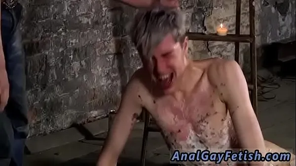 HD Real gay bondage Chained to the warehouse floor and unable to escape إجمالي الأنبوب