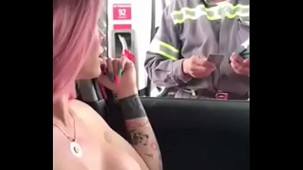 HD TRANSEX FOI ABASTECER O CARRO E O MOSTROU OS PEITOS PRO FRENTISTA DE CAIXINHA total Tabung