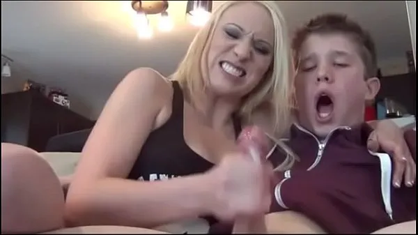 HD Lucky being jacked off by hot blondes total Tube