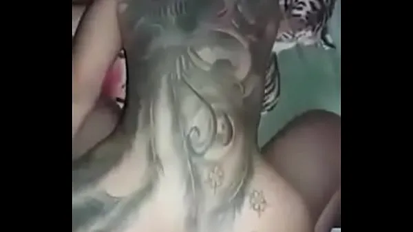 HD Morena tatuada dando gostoso d toplam Tüp