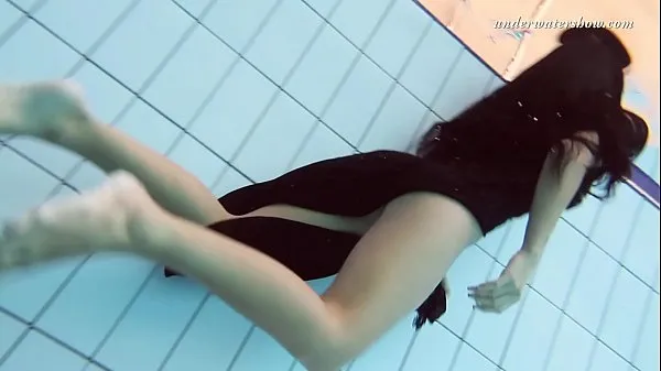 HD Zhanetta super sexy underwater slut إجمالي الأنبوب