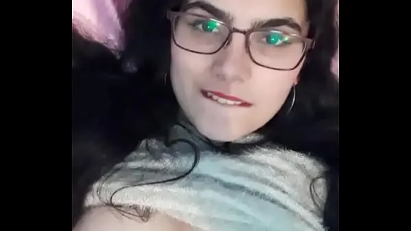 HD Nymphet little bitch showing her breasts totale buis