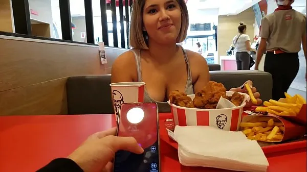 HD Controllo del vibratore in KFC e sborrata interna in bagno tubo totale