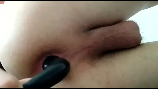 HD Young bitch playing solo with a plug หลอดทั้งหมด