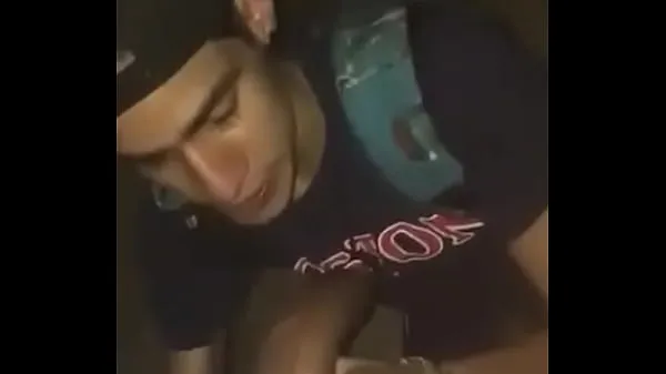 HD Sucking gifted friend at school at night shift celkem trubice