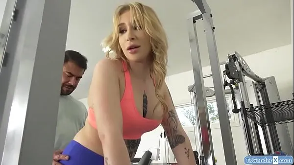 HD Fitness coach seduces TS Angelina Please.He gives her a bj and she deepthroats his cock.He barebacks her and she rides his he anal fucks her total Tube