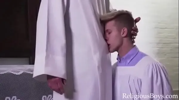 HD Priest loves his boys skupaj Tube