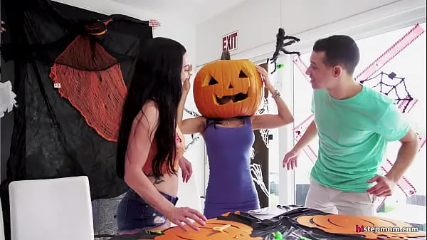 HD Stepmom's Head Stucked In Halloween Pumpkin, Stepson Helps With His Big Dick! - Tia Cyrus, Johnny totale buis
