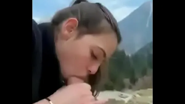 एचडी Young man sucking cock in the mountains कुल ट्यूब