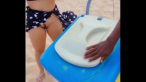 HD La pareja fue a la playa para prepararse con el vendedor de paletas João Pessoa Luana Kazaki tubo total