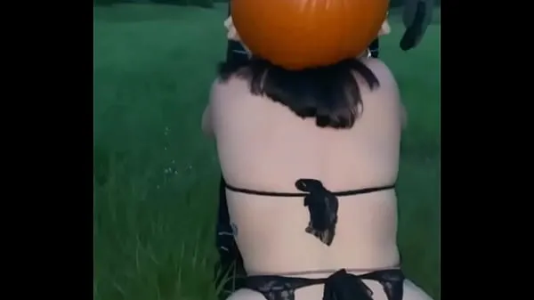 HD Mandimayxxx gets donkey fucked by Gibby The Clown with a pumpkin on her head total Tube