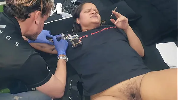 HD My wife offers to Tattoo Pervert her pussy in exchange for the tattoo. German Tattoo Artist - Gatopg2019 total Tube
