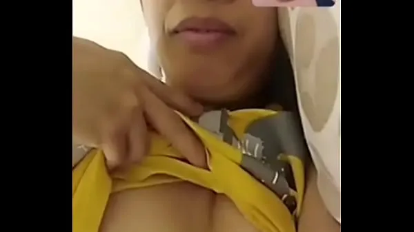 HD philpino women show her small boobs teljes cső