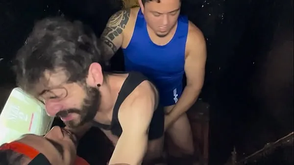 HD Giving the ass to two males in the cabin - C/ Maldonato Gp & Social Sem Camisa - Full Video on XVideos RED całkowity kanał