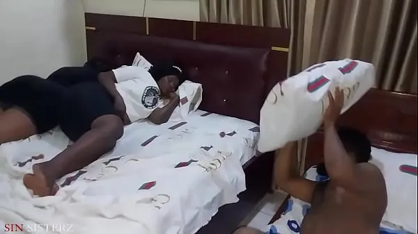 Tổng số HD Them Moment Krissyjoh Got In Sin Sisterz Lodge The Both Stepsisterz Were Ready And Imagine Which Of Them He Will Go First Funny Enough He Started By Throwing Pillows On The Big Ass Black African Most Wanted Queen Sin Sisterz Ống