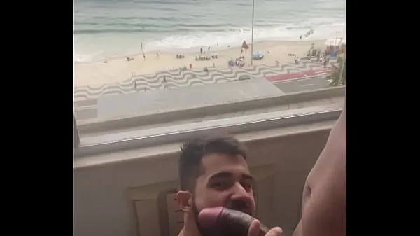 एचडी Suckling this 27 cm dick with pleasure with this beautiful view of the beach (Complete in RED कुल ट्यूब