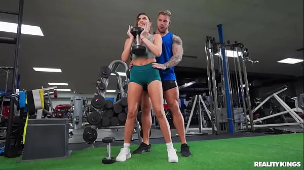 HD Working Out By Lifting Cock / Reality Kings totalt rör